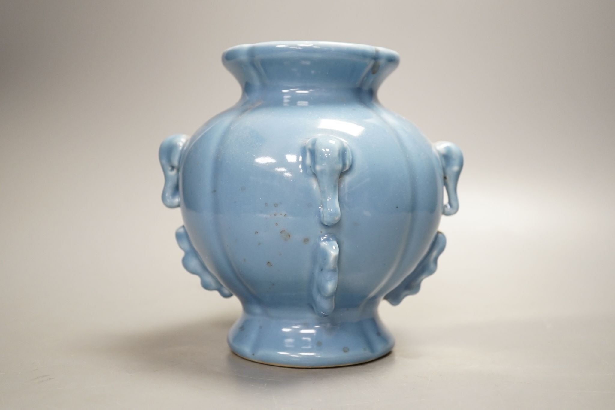 A Chinese blue glazed vase 17cm